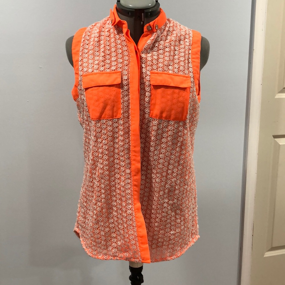 Sleeveless bottom down